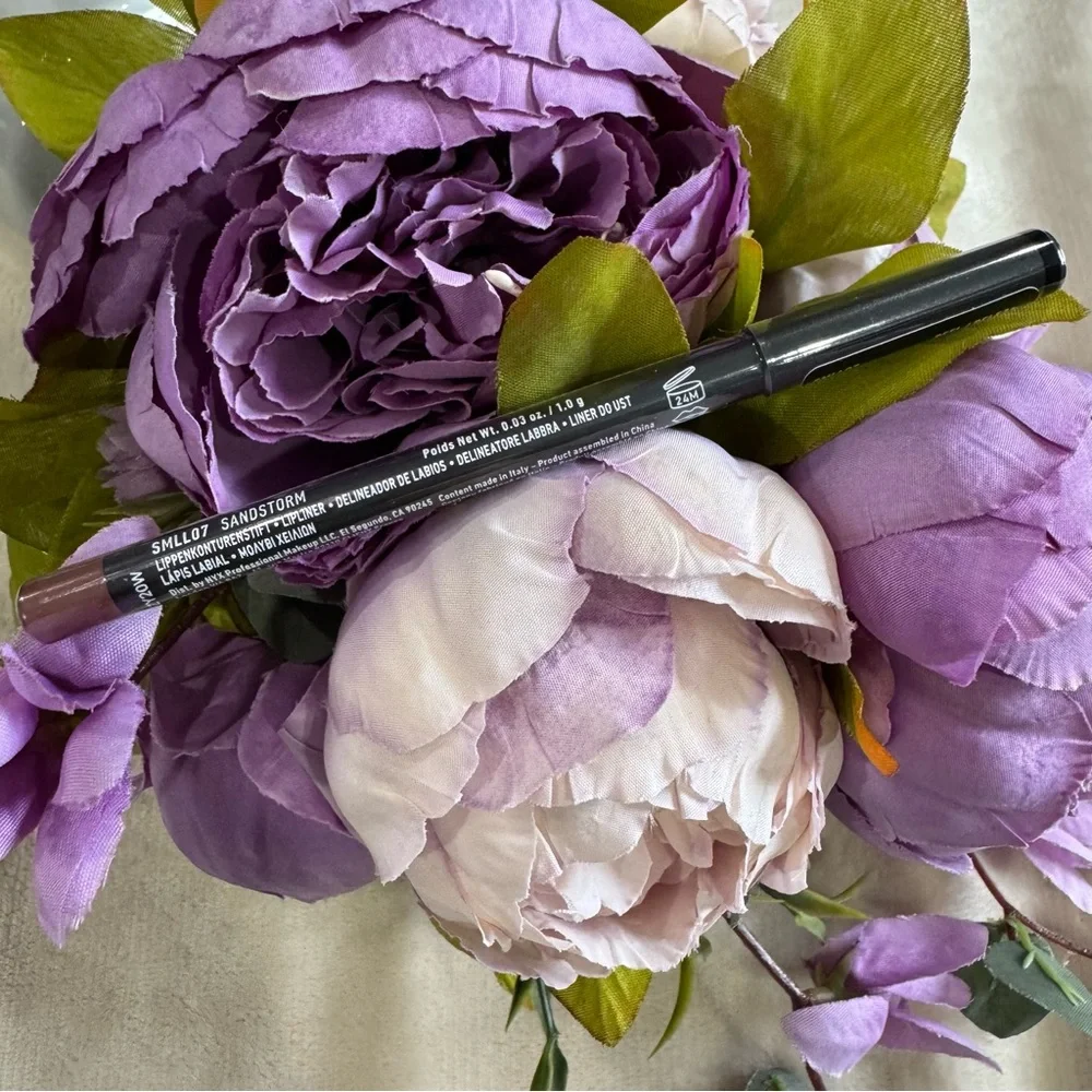 NWT NYX Professional Makeup Suede Matte Lip Liner